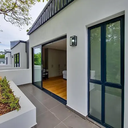 Luxurious Family Home In Newlands With Pool Cape Town Exterior photo