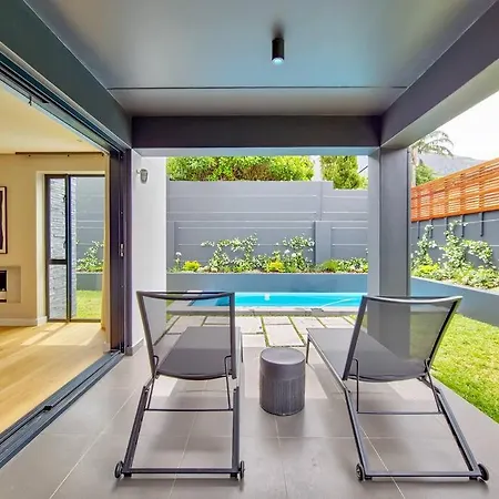Luxurious Family Home In Newlands With Pool Cape Town Exterior photo