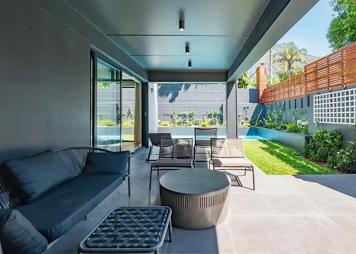 Luxurious Family Home In Newlands With Pool