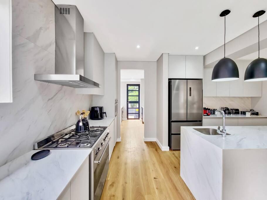 Luxurious Family In Newlands With Pool Cape Town